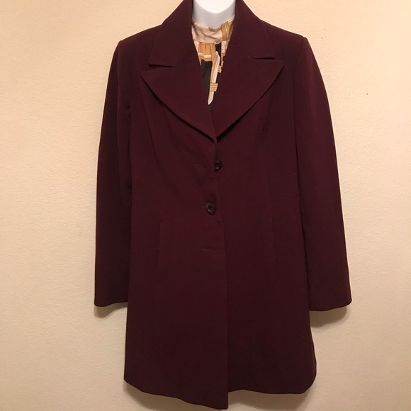 Wine wool knee length coat. - Picture 3 of 9